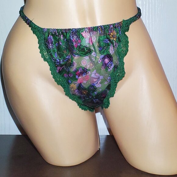 Victoria's Secret Gold Tag V-String Panties. One Size - Picture 1 of 3